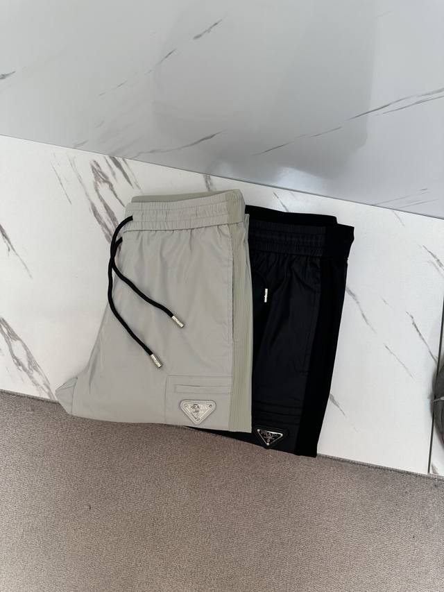 Prada 2025 Spring and Summer new casual pants are on sale on the official websit