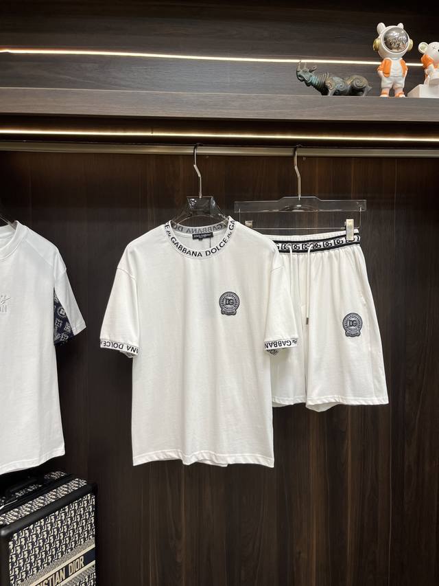 D&G Early Spring 2025 latest fashion designer short-sleeved shorts suit, with de