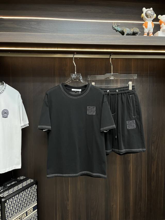 Givenchy Early Spring 2025 latest fashion designer Givenchy short-sleeved shorts