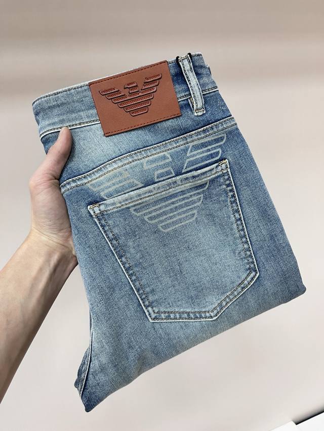 Armani exclusive new Armani trendy men's fashion casual jeans, high-end European