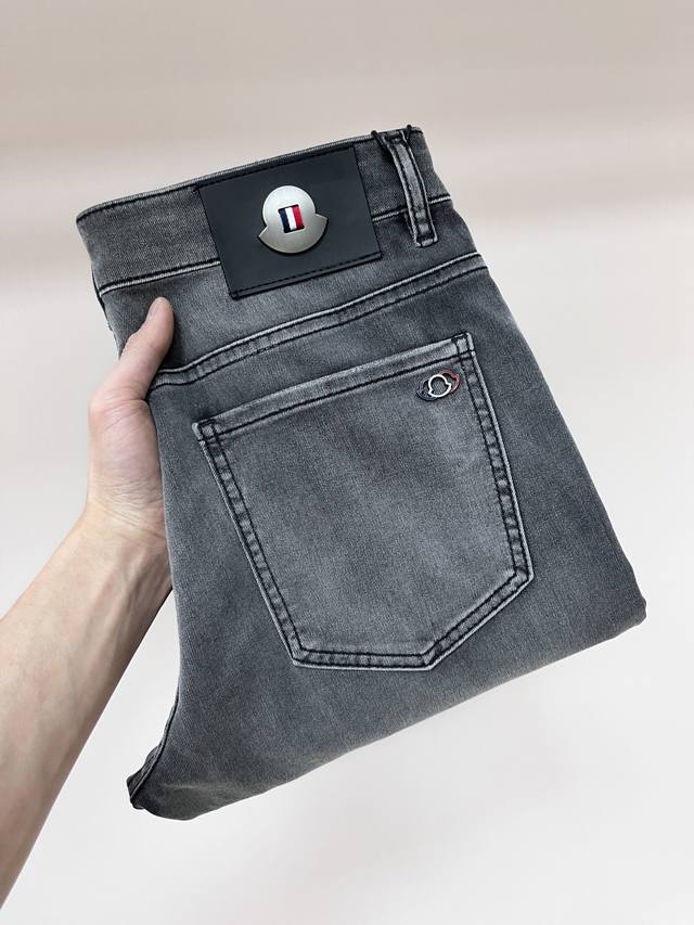Moncler exclusive new Moncler trendy men's fashion casual jeans, high-end Europe