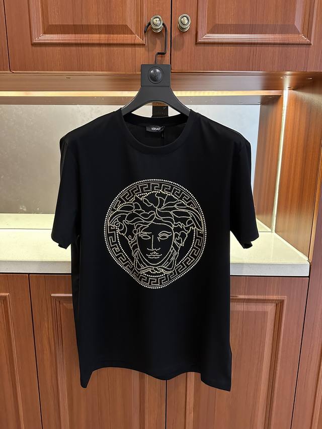 Fanjia 2025 Spring and Summer official website has the same new round neck short