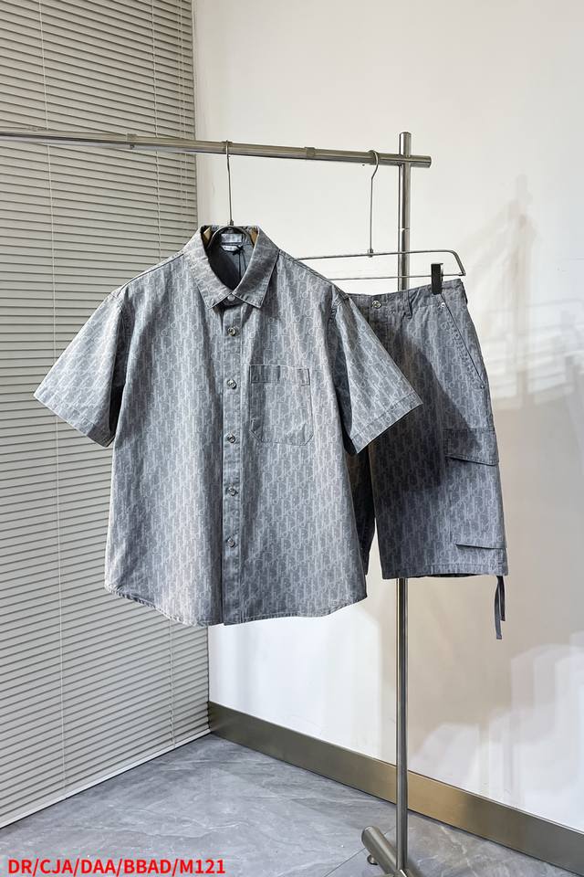 Tops Pants M121 Dr Dior 25Ss new workwear showcases the Oblique print, reinterpr