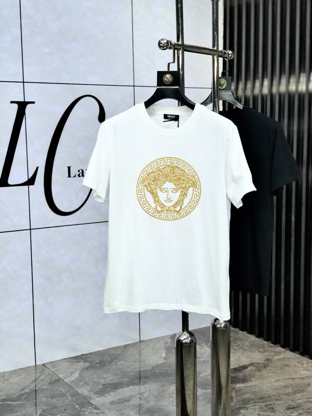 Versace. Top-quality products. 2025 Spring and Summer new models. Latest short-s