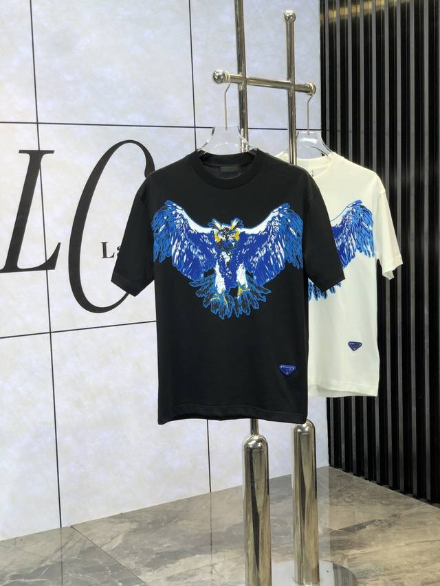 Prada. 2025 Spring and Summer new models, the latest short-sleeved round neck T-