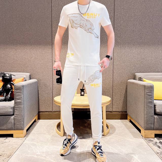straight Versace Versace 2025 official website same style. World-renowned luxury