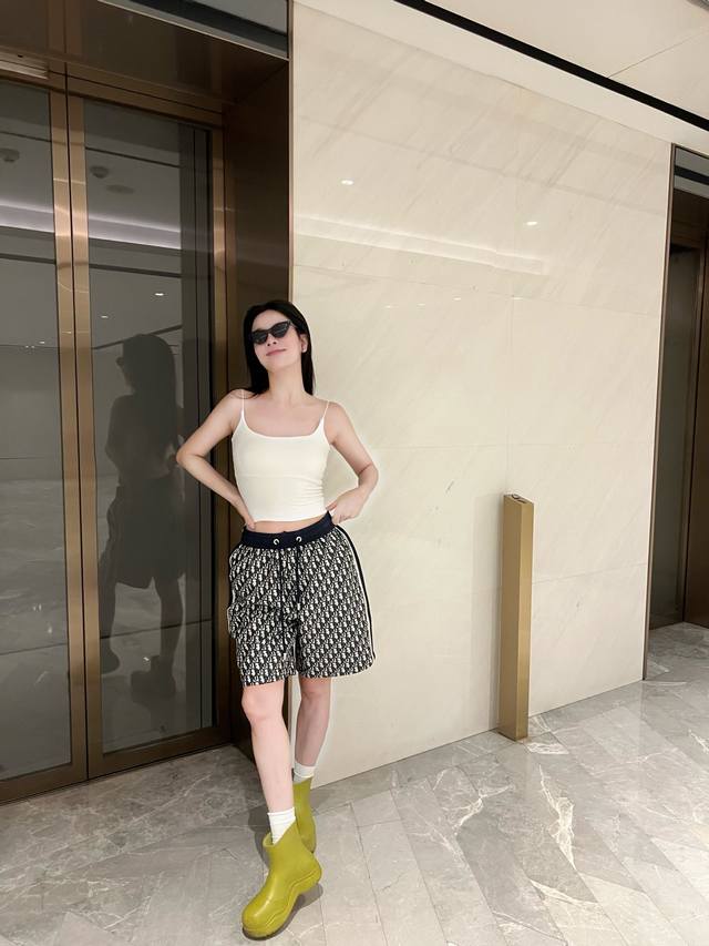 2025 Spring and Summer Di*R Oblique Textured Casual Fashion Shorts Classic tailo