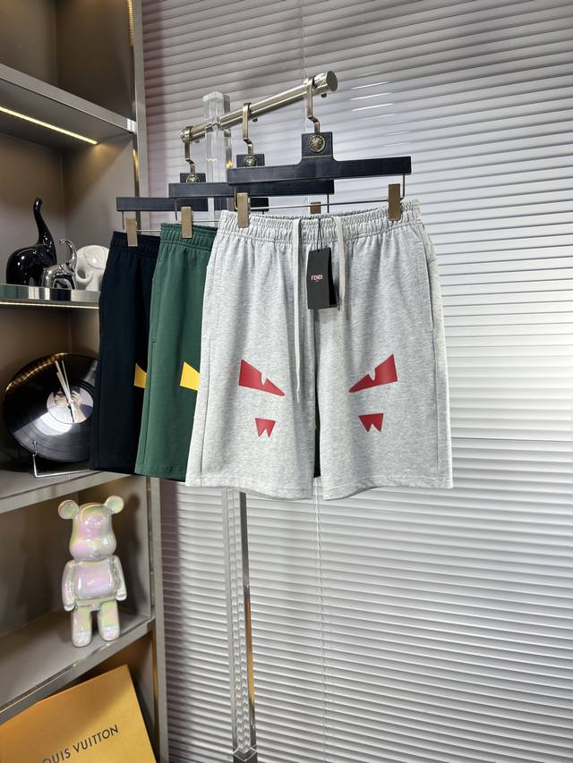 Fend* Fendi SS25 summer men's casual shorts are a versatile item with elastic wa