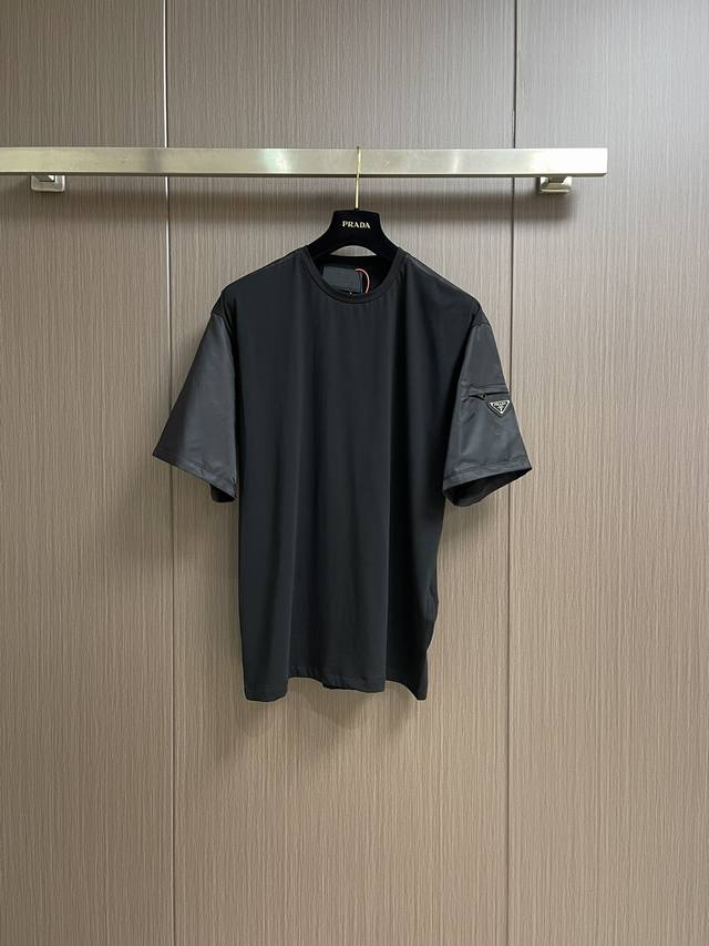 Prada triangle logo inlaid pocket short-sleeved T-shirt, custom helium-etched si