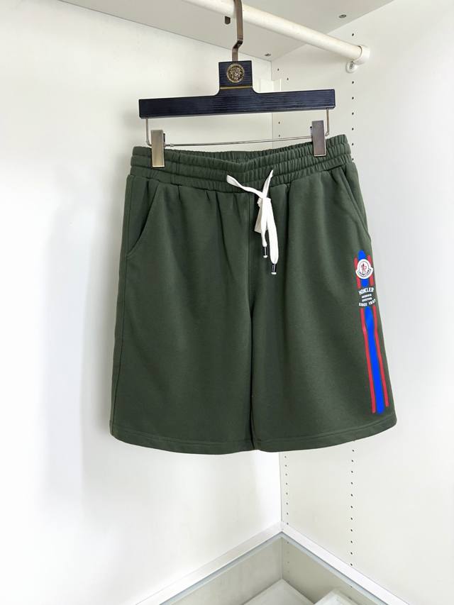 Moncler new summer fashion all-match casual shorts, high-end custom breathable f