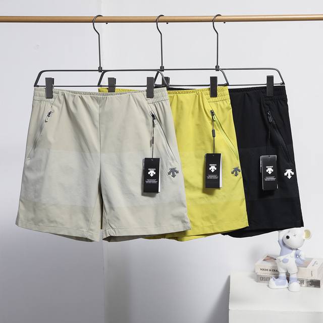 for Descente men's breathable woven shorts sports casual fitness shorts. 1 The f