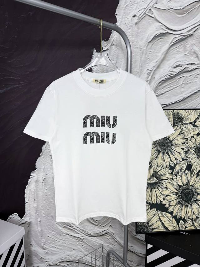 Style number Aa23160 Miu Miu classic offset printed letter short sleeves on the