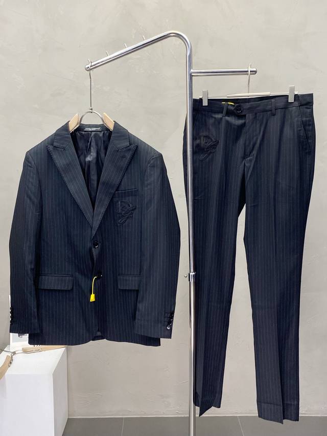 suit. Single suit P590, trousers P290. Dolce&Gabbana spring and autumn new suit