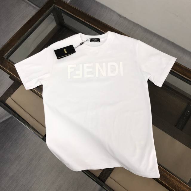 Fendi's newest cotton T-shirt from the counter series! Brand new design inspirat