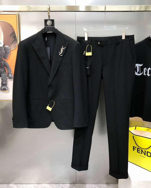 Sold as a whole set without disassembly. Ysl Saint Laurent new original men's bu