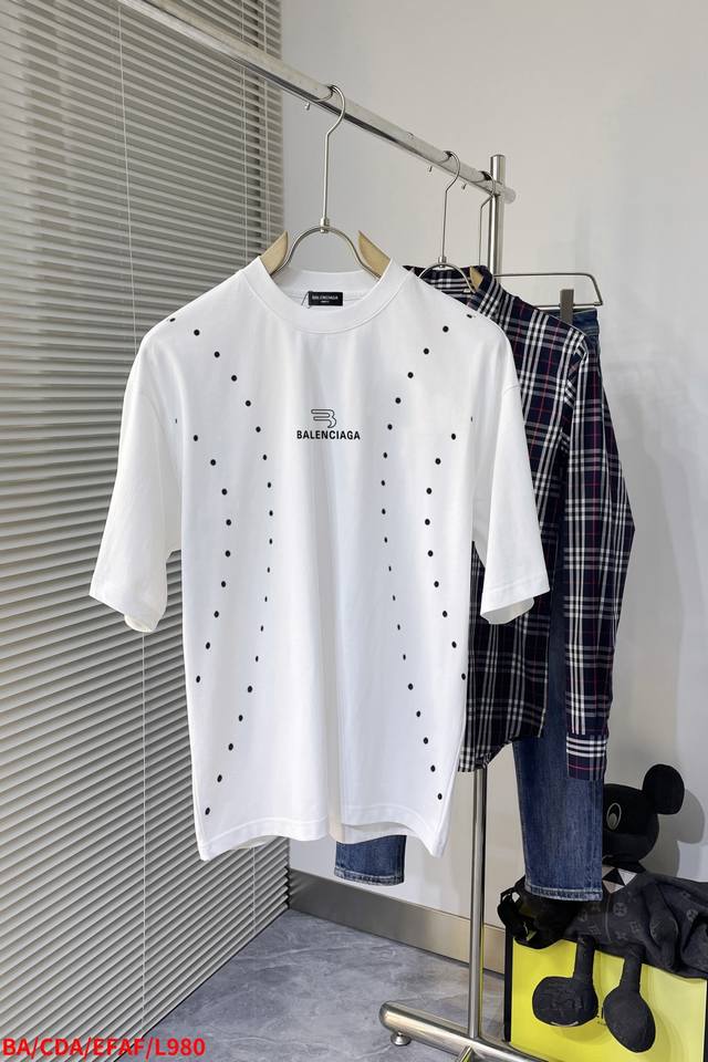 L980 Balenciaga's new double-layered letter-printed short-sleeved T-shirt. The l