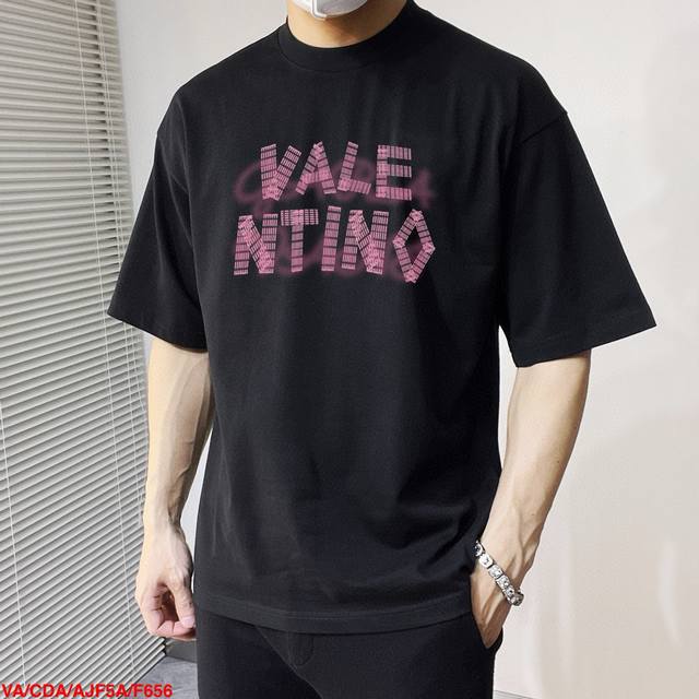 F656 Valentino's new double-layered letter-printed short-sleeved T-shirt. The le