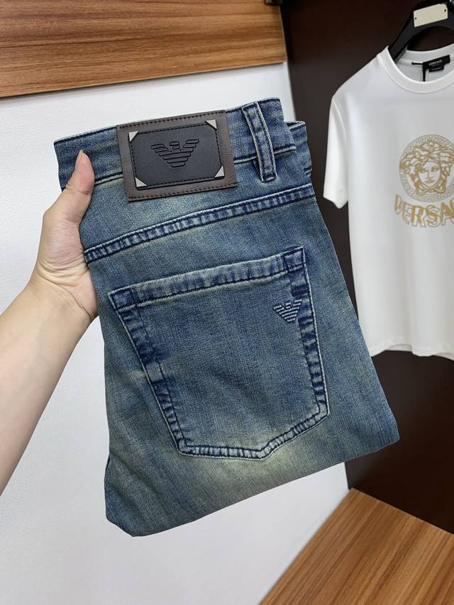 Armani 25 Spring and Summer New Slim Original Men's Washed Jeans Pure-blood Prod