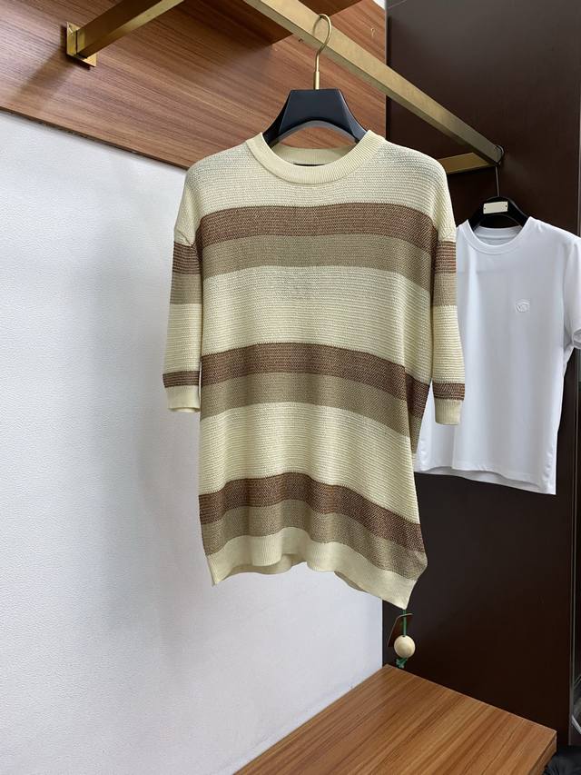 Lp The Loyo Pianya custom knitted short sleeves show the refinement and taste of