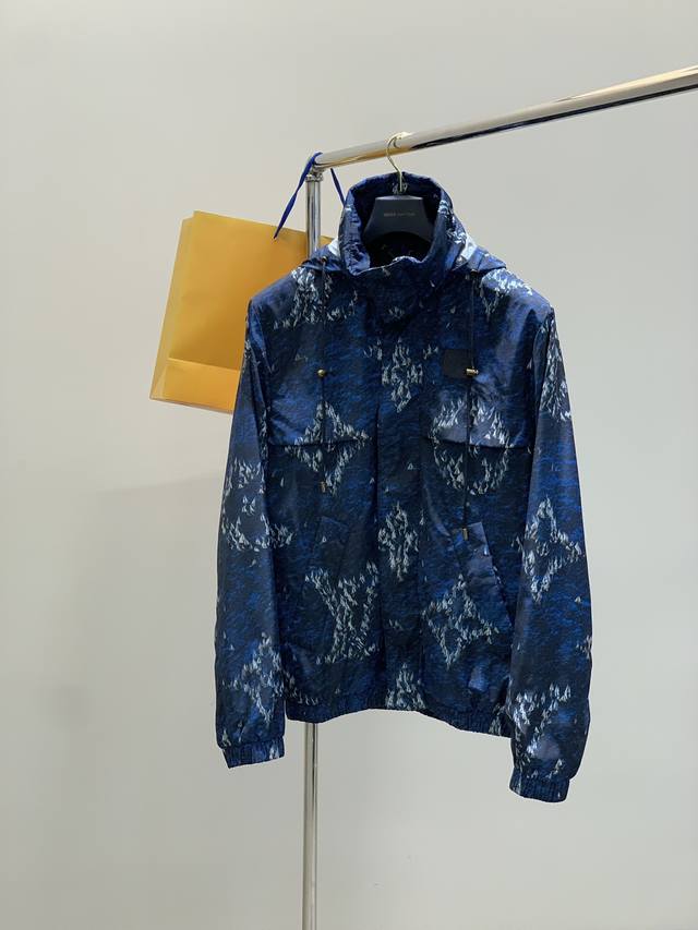 Louisvuitton, the latest model for autumn 2025, available at the counter, origin