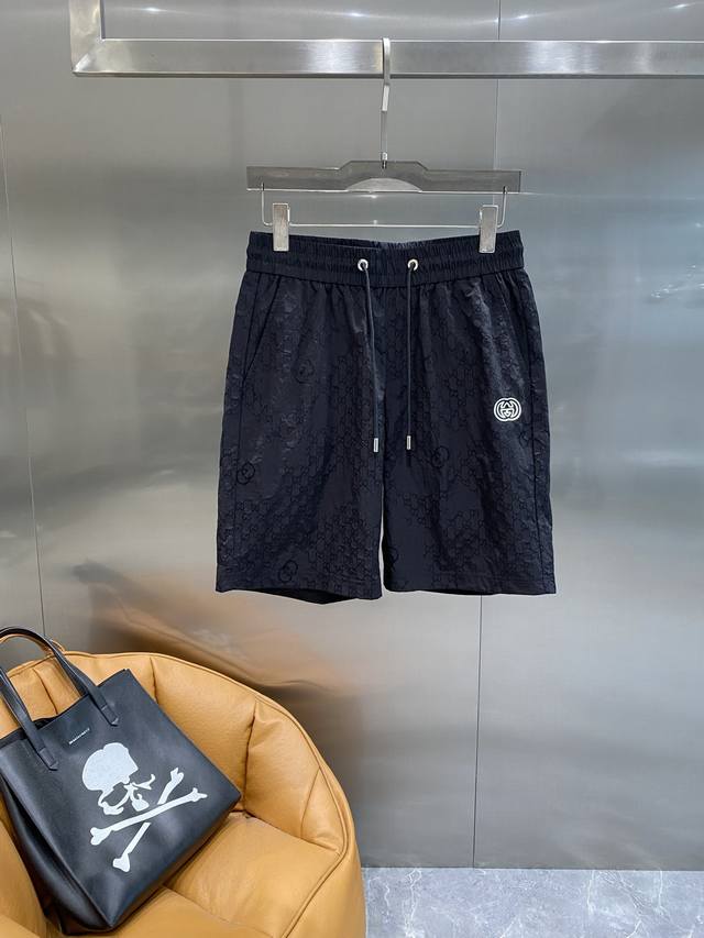 Gucci black shorts, a must-have for summer luxury and leisure Classic black, low