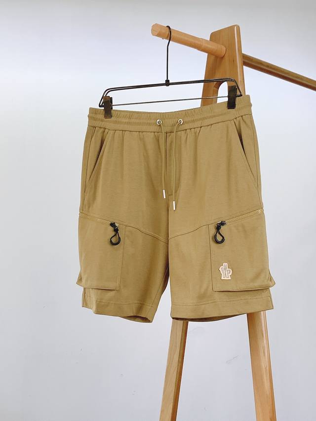 Moncler's 2025Ss spring and summer new product casual work shorts inherit the br