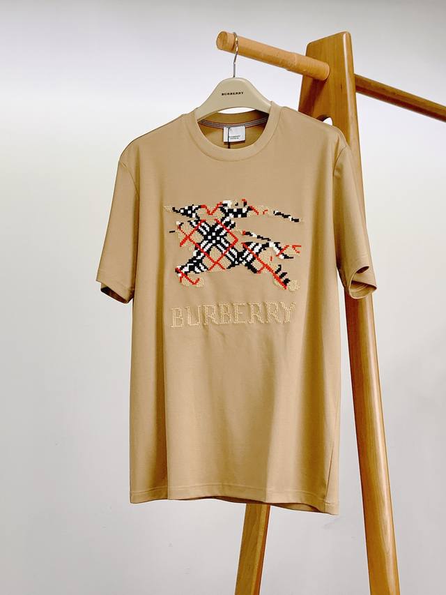 Burberry 2025Ss Spring/Summer new product equestrian embroidered T-shirt. Classi