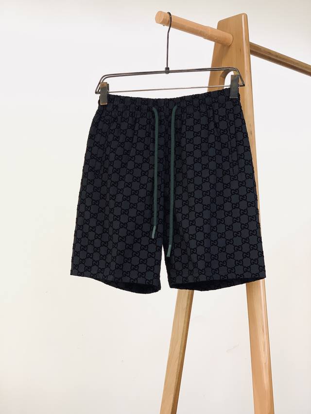 Gucci 2025Ss Spring and Summer New Product New Casual Shorts. Made of woven fabr