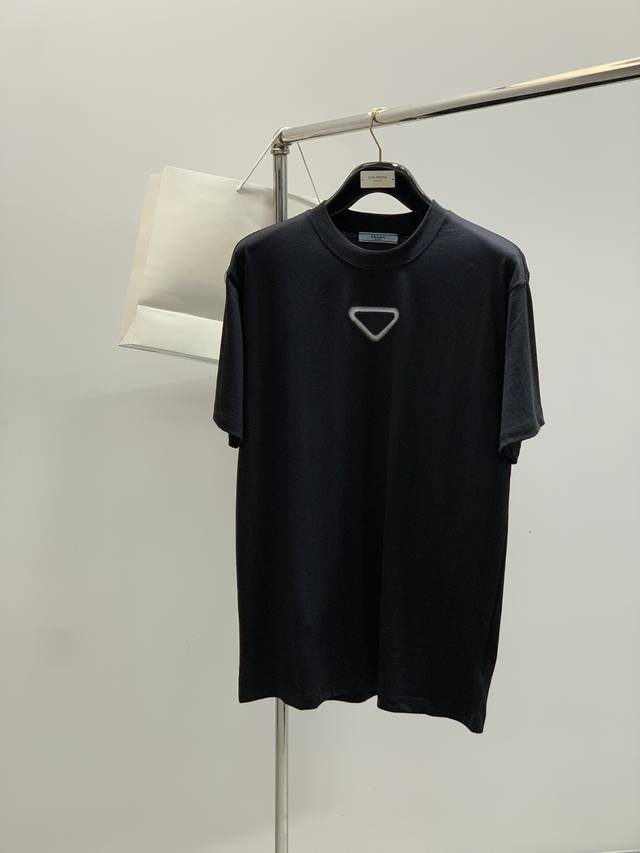 Prada, the latest product for summer 2025, available at the counter, fashionable