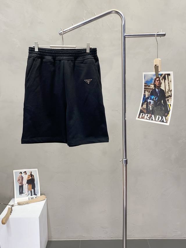 Prada exclusive new casual shorts high-end version! Custom-made fabrics are brea
