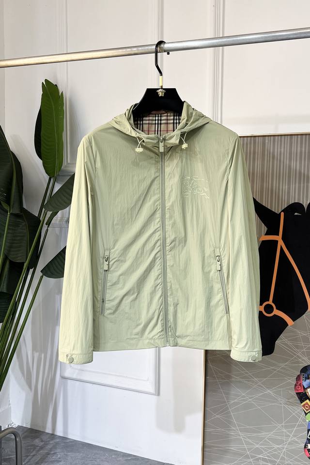 Burberry 2025Ss Spring Jacket for the Year of the Snake, made from high-quality