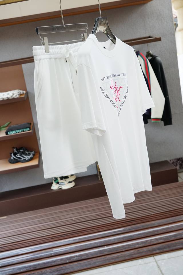 Arc'teryx - Fashion thin casual jacket and shorts set is made of high-density pu