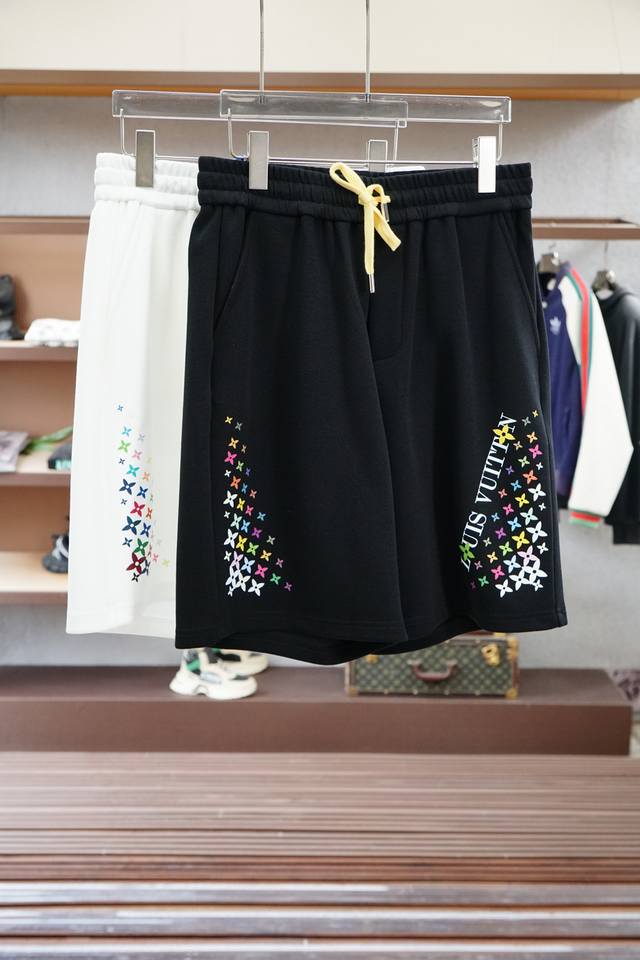 Lv Louis Vuitton 2025 Spring/Summer new cotton shorts, exquisite tailoring is th
