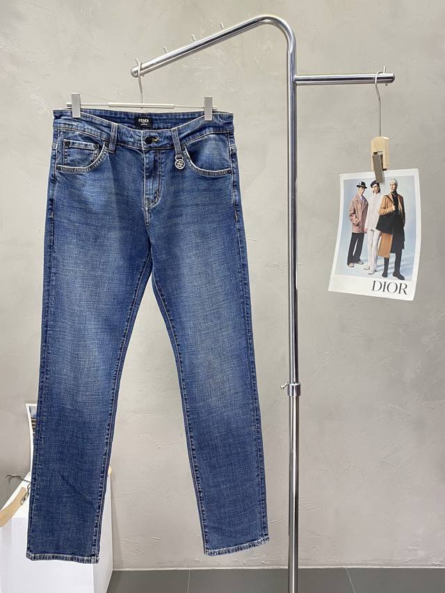 Fendi exclusive new casual jeans high-end version! Custom-made fabrics are breat