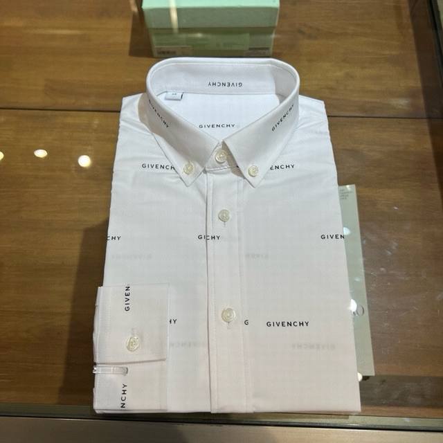 New arrival, Gv Jifanxi printed cotton poplin shirt. Concealed button style with