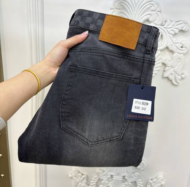 Lv 2025 Spring and Summer new men's jeans! Trade-level OEM products, extremely r