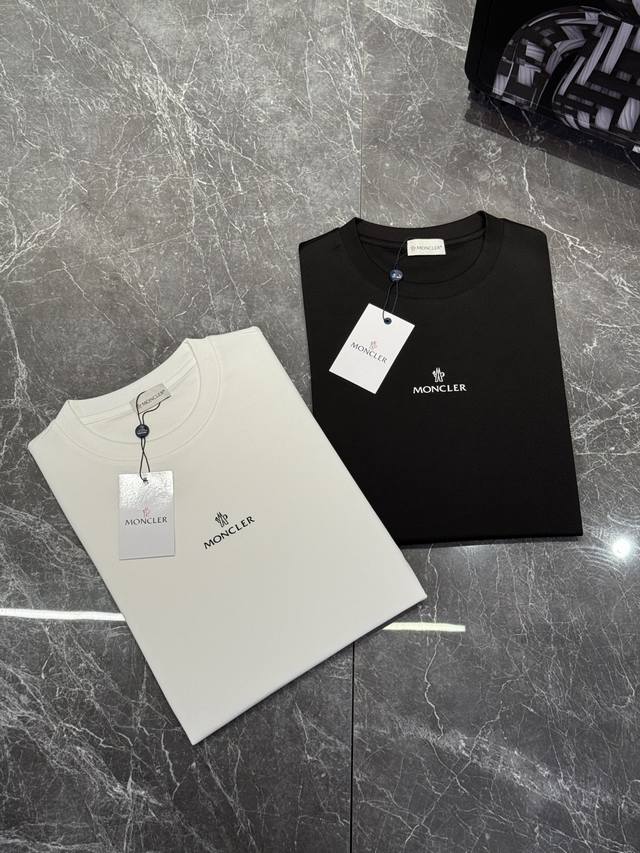 Mon 25Ss new summer round-neck short-sleeves! The brand logo is recognizable and