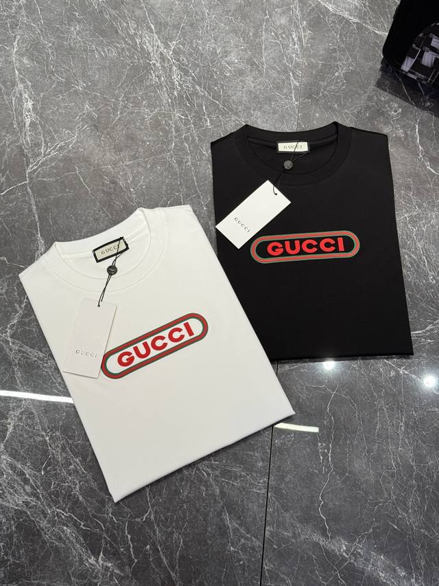 Gucc* Gucci 25Ss new spring and summer round neck T-shirt! 3D letter embossing.
