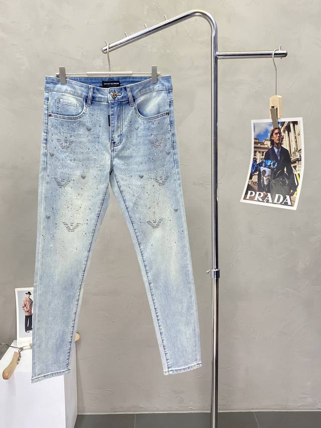 Armani exclusive high-end version of new jeans! Custom-made fabrics are breathab