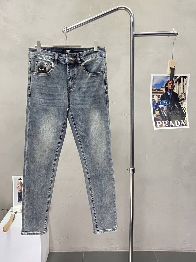Fendi exclusive new high-end jeans! Custom-made fabrics are breathable and comfo