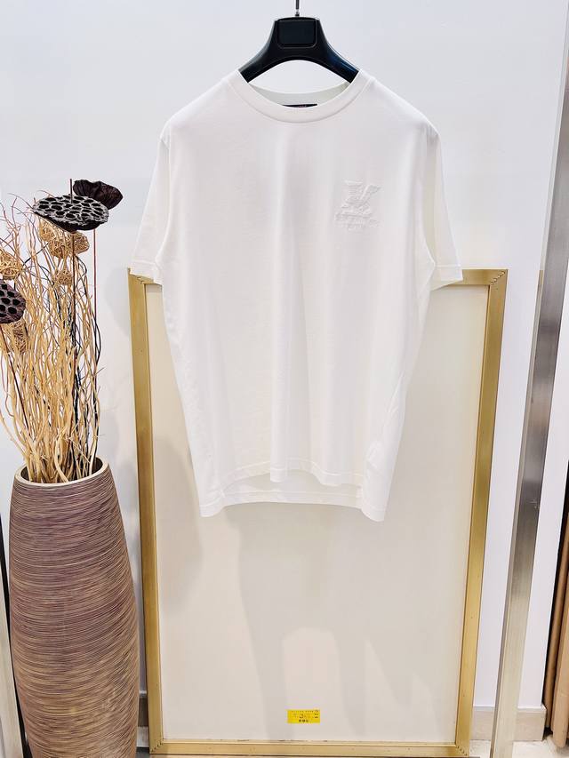 Size: 46 48 50 52 Sizes Black and white for men and women 1V Louis' classic logo