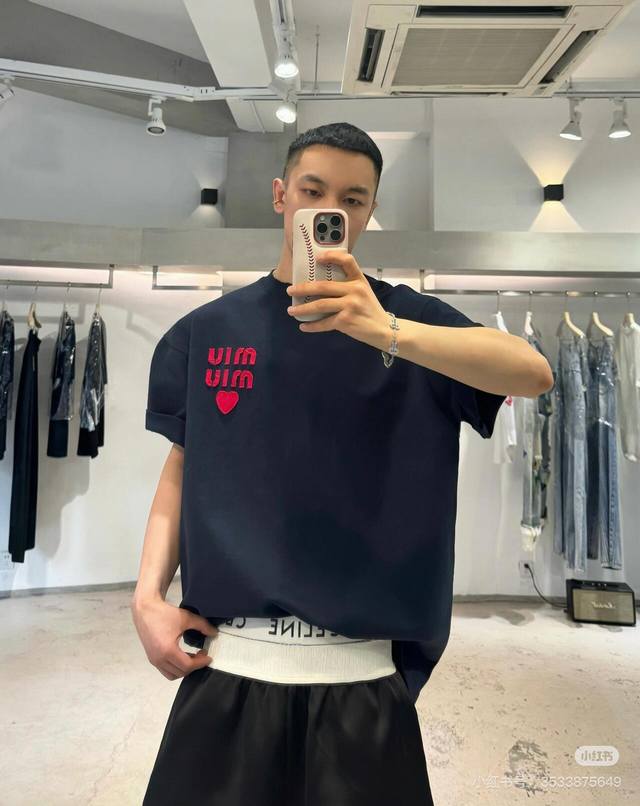 Miu Miu*S new round neck T-shirt. Xiaohongshu sync. Same style for men and women