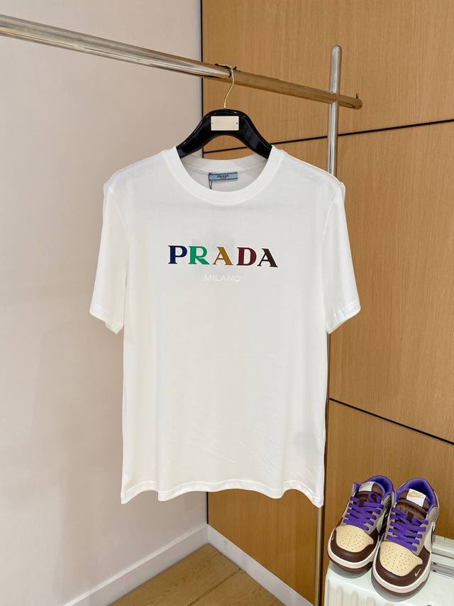 New Prada 2025Fw Spring and Summer new round neck base outerwear T-shirt, three-