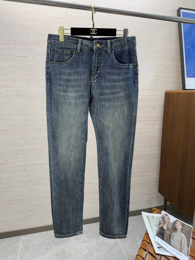Lv25S Spring and Summer Men's Straight Jeans Made of cotton denim fabric, soft y