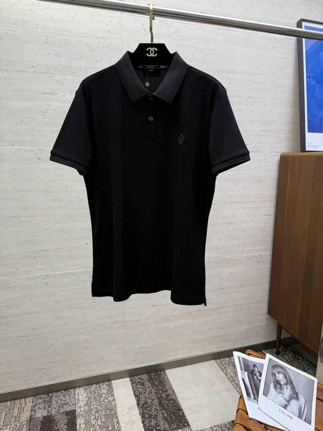 Lp.25S Spring and Summer Men's Polo. The iconic logo on the chest makes the over