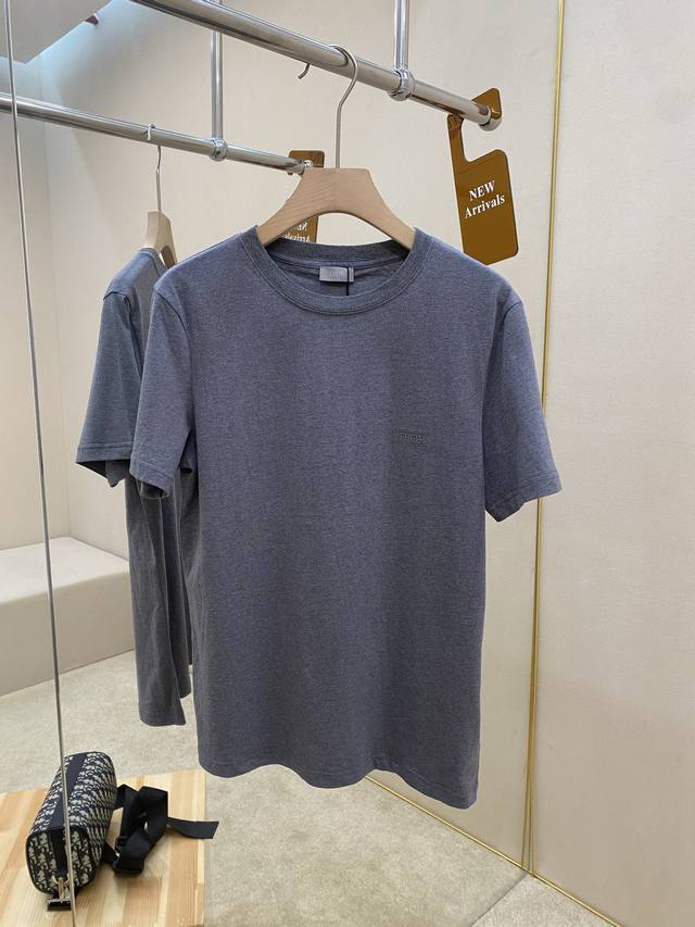 Mainly promote Dior short-sleeved T-shirt, original model, handsome and fashiona
