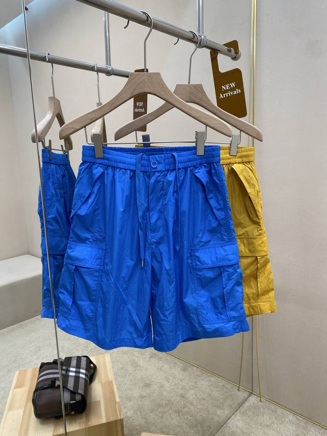 Main B Br Nylon Work Shorts Made of dyed nylon fabric, decorated with the same c