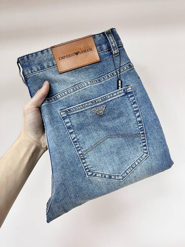 Armani exclusive new Armani trendy men's fashion casual jeans, high-end European