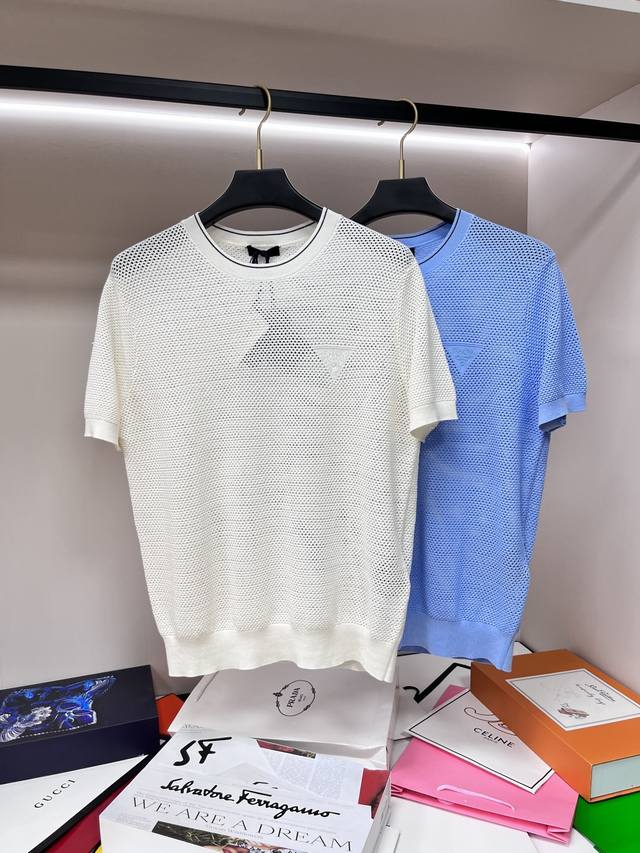 Prada 25Ss new hollow lapel ~ round neck sweater This model is made of hollow ic