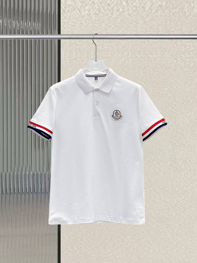 A must-have item for high-end business white-collar workers in Moncler! Seamless